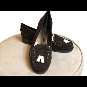 BRAND NEW - TALBOTS Brown Suede with tassel details size 10. Gorgeous!